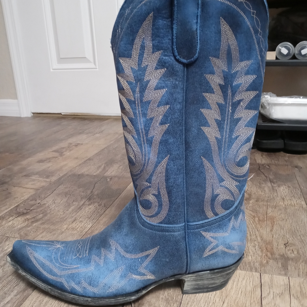 Men's Cowboy Boots....brand new...never worn....